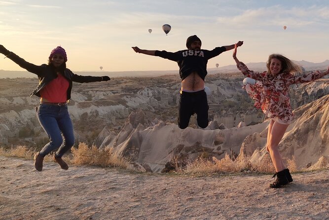 Private Balloon Sunrise Photography Tour in Göreme Love Valley - Traveler Participation