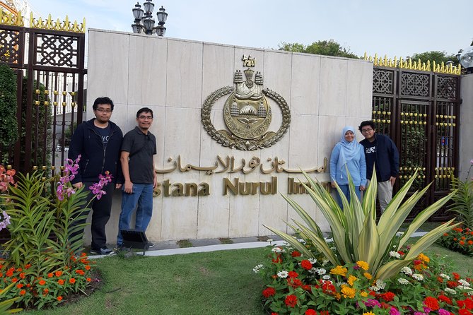 Private Bandar Heritage & Water Village Tour - Istana Nurul Iman