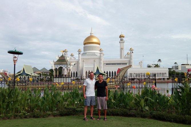 Private Bandar Highlight & Water Village Tour - Local House Visit and Refreshments