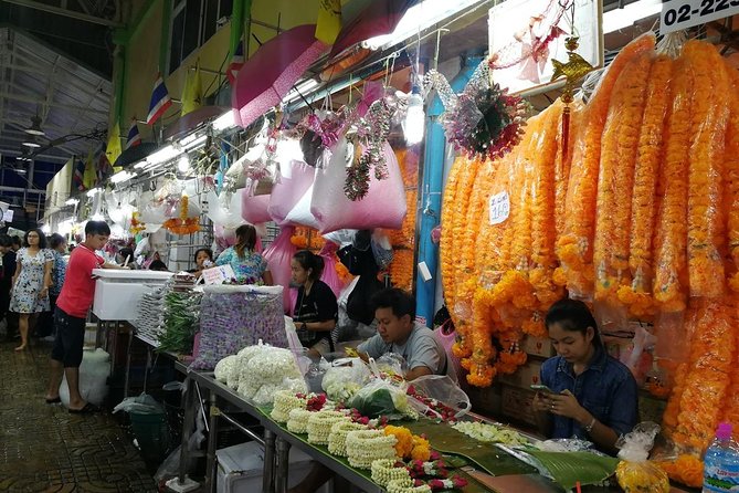 Private - Bangkok TUKTUK Tour by Night Incl. Snack and Cold Drink - Explore Older Districts