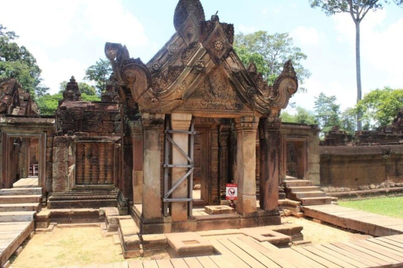 Private Banteay Srei and 4 Guided Tour - Pickup and Drop-off Locations