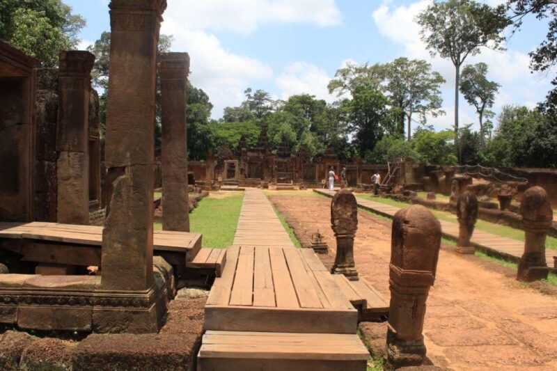 Private Banteay Srei and 4 Guided Tour - Banteay Srei Temple