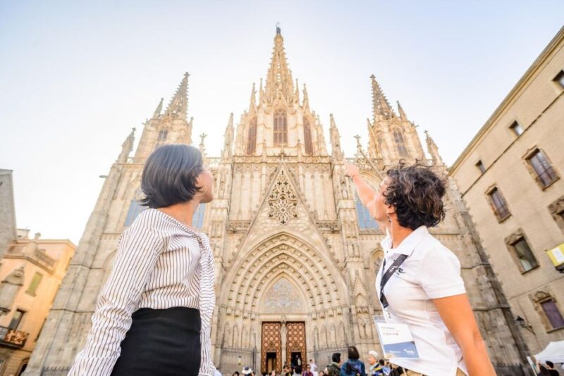Private Barcelona Tour: Explore Gaudí and the Gothic Quarter - Immerse in Gothic Quarter