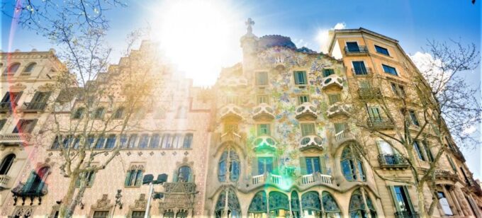 Private Barcelona Tour: Explore Gaudí and the Gothic Quarter - Important Tour Considerations