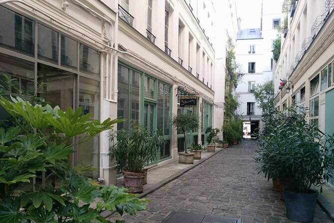 Private Bastille and Aligre Market Walking Tour With the Highline - Physical Fitness Requirement