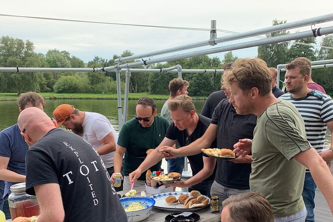 Private BBQ Cruise Tour at Lake Paterswoldsemeer With Drinks - Meeting and Accessibility