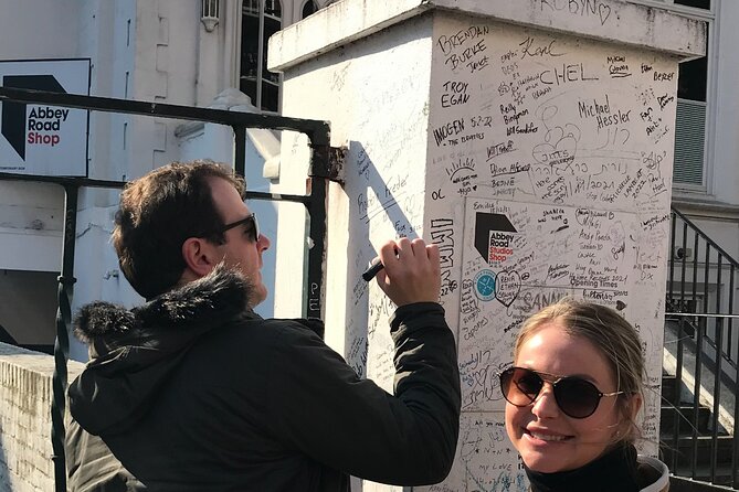 Private Beatles and London Rock Tour in Electric Taxi - Enhancing the Experience
