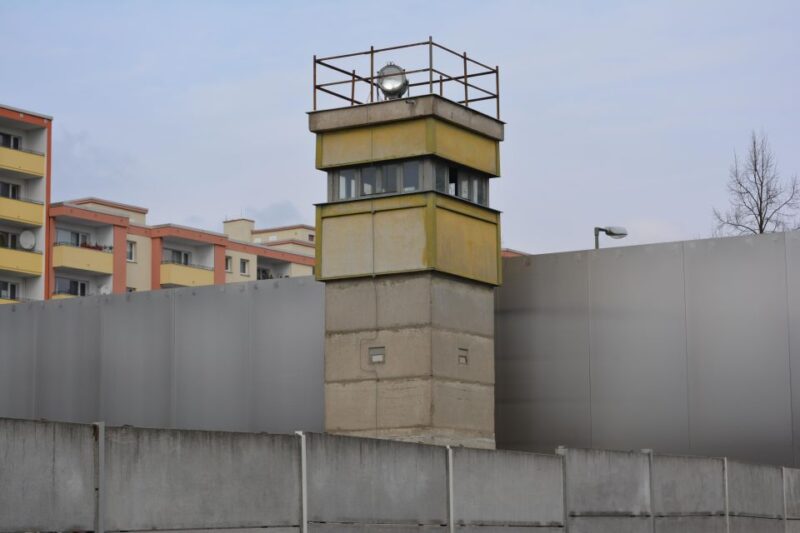Private Behind the Berlin Wall and Cold War Berlin Tour - Highlights and Experience