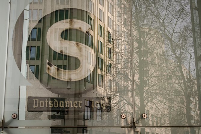 Private Berlin Photography Walking Tour With a Professional Photographer - Accessibility and Conditions