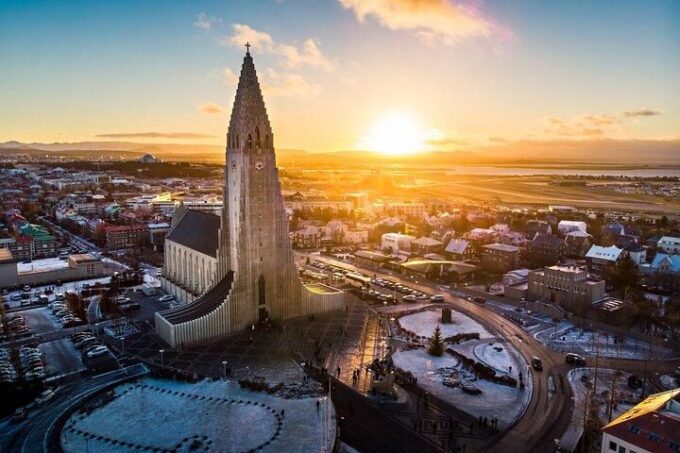 Private Bespoke 6-hour Reykjavik City Tour - Meeting Location and Time