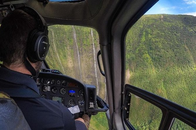 Private Big Island Experience: 3 of 4 Window Seats - Departure From Kona International Airport