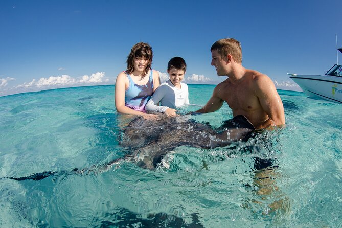 Private Boat Charter in Grand Cayman - Meeting and Pickup