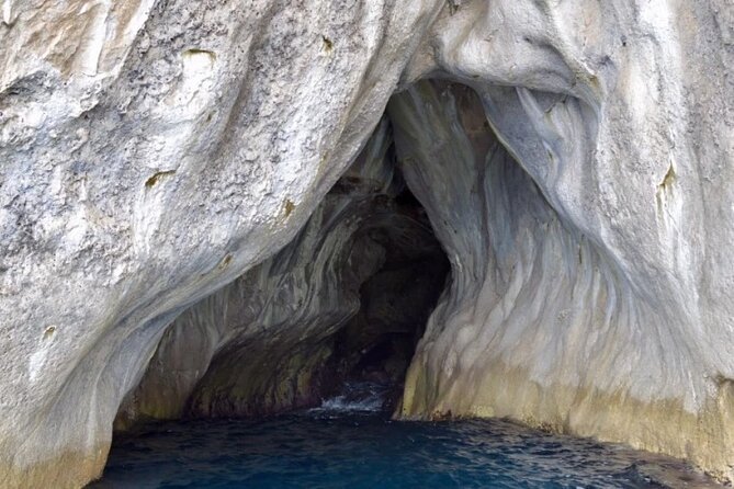 Private Boat Experience: Experience the Sea of Capri at Its Best 4 Hours - Skipper Enzos Expertise and Hospitality