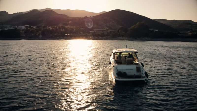 Private Boat Experience - Boat Features and Amenities