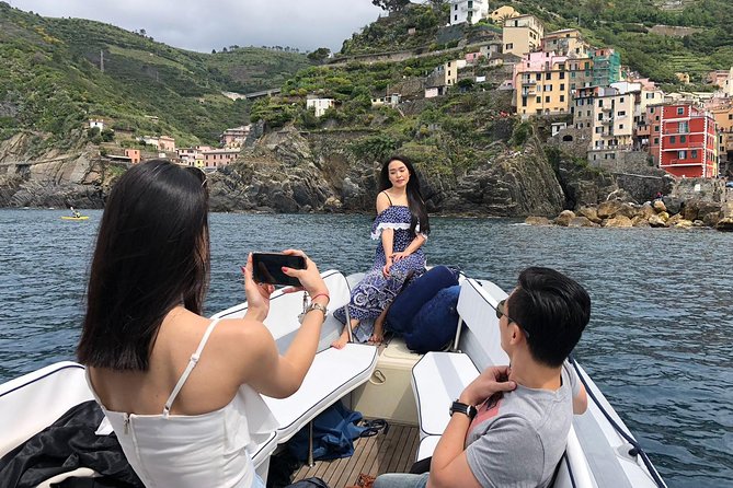 Private Boat Tour Along the Cinque Terre - Admiring the Fishing Villages