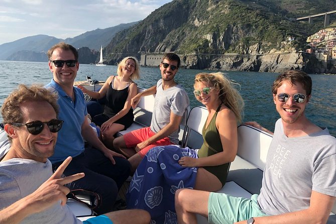 Private Boat Tour Along the Cinque Terre - Meeting Point and Logistics