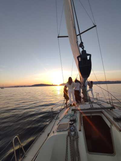 Private Boat Tour, Barcelona, Badalona : Drinks and Snacks! - Key Points