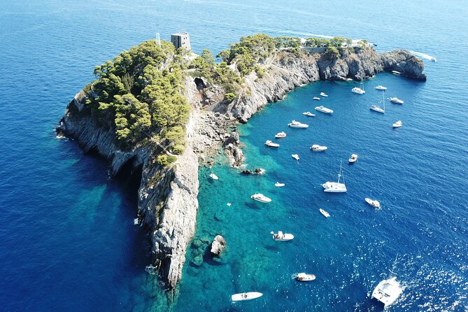 Private Boat Tour From Naples to Capri & Amalfi Coast TORNADO 50 - Onboard Amenities