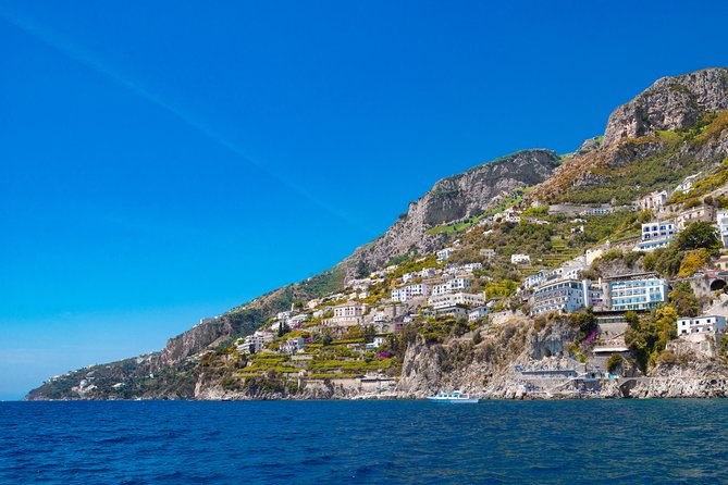 Private Boat Tour From Sorrento to Capri and Positano - Raffaelli Shamal 40 - Accessibility