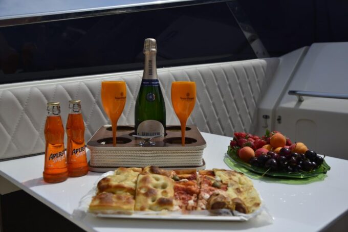 Private Boat Tour in Portofino Coast and 5 Terre - Activities and Key Stops