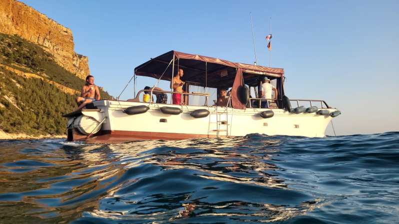 Private Boat Tour in the Calanques W/ Tasting & Swimming - Boat Details