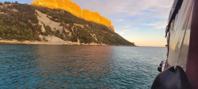 Private Boat Tour in the Calanques W/ Tasting & Swimming - Meeting Point Location