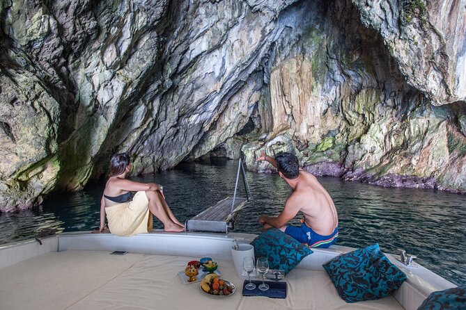 Private Boat Tour of the Island of Capri, Caves, Faraglioni - Meeting and Pickup Details