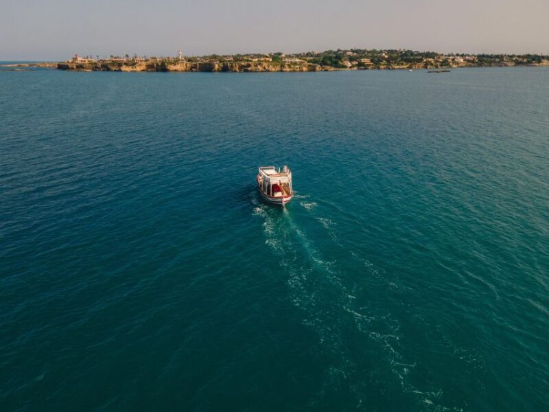 Private Boat Tour of the Island of Ortigia With Aperitif - Experience Highlights