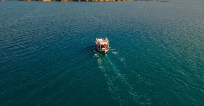 Private Boat Tour of the Island of Ortigia With Aperitif - Tour Itinerary