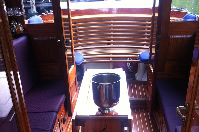 Private Boat Tour on a Electric Saloon Boat - Boat and Amenities