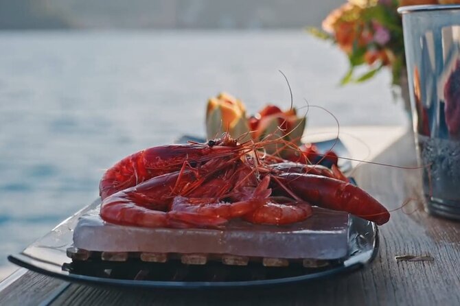 Private Boat Tour Portofino, Golfo Paradiso and Tigullio - Onboard Amenities and Activities