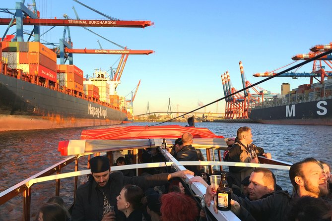 PRIVATE BOAT TOUR Through the Port of Hamburg - Highlights of the Boat Tour
