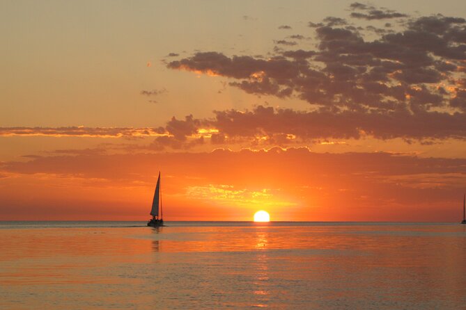 Private Boat Tour to Rio De La Plata and Delta El Tigre With Wine on Board - Operational Details