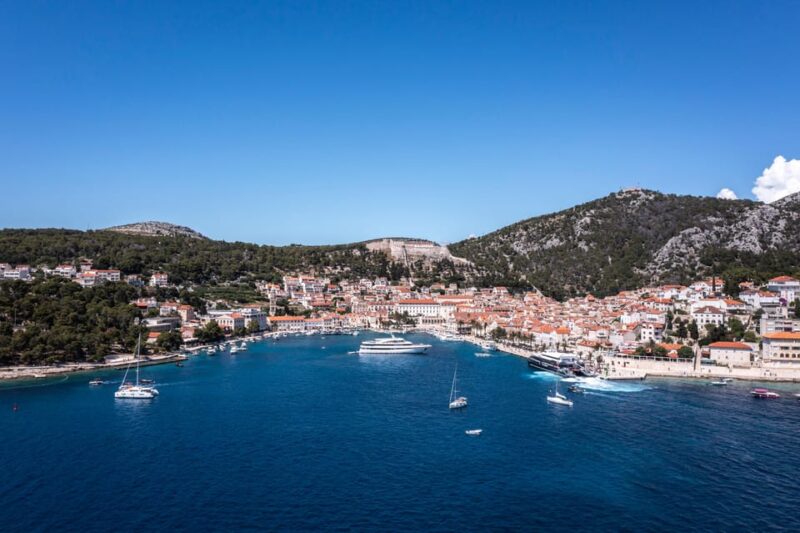 Private Boat Tour to South Side of Island Hvar and Pakleni.. - Included Amenities