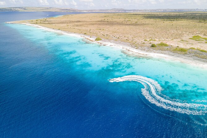 Private Boat Tour With Fun Tube - Boat and Amenities