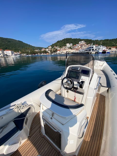 Private Boat Transfer From Split Airport to Island Vis - Meeting Point and Duration