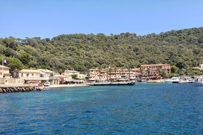 Private Boat Trip Around the Island of Port Cros. - Quick Points