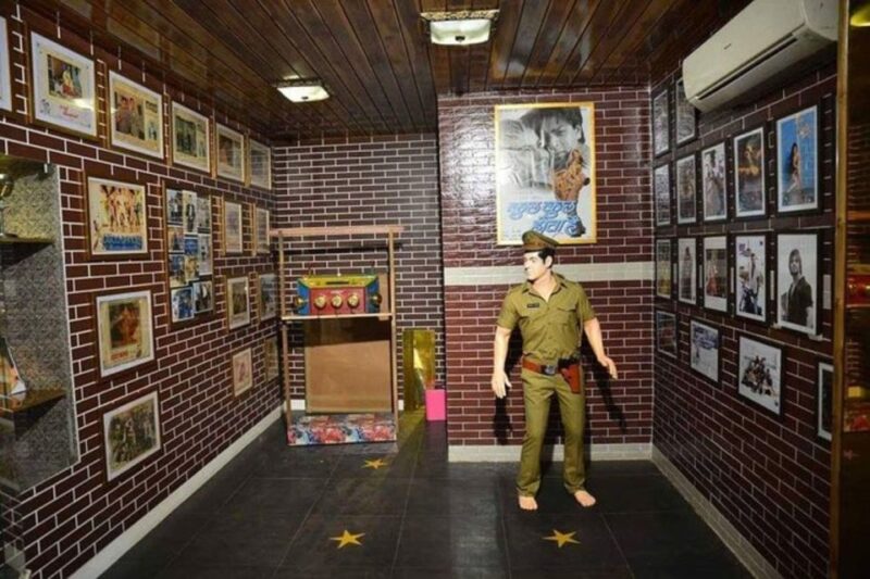 Private Bollywood Studio Tour With Dance Show - Key Points