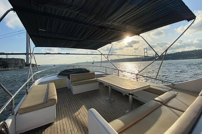 Private Bosphorus Sightseeing Cruise By Luxury Yacht in Istanbul - Yacht Amenities