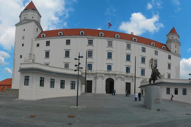 Private Bratislava Day Trip From Budapest With Lunch - Enjoying Lunch and Free Time