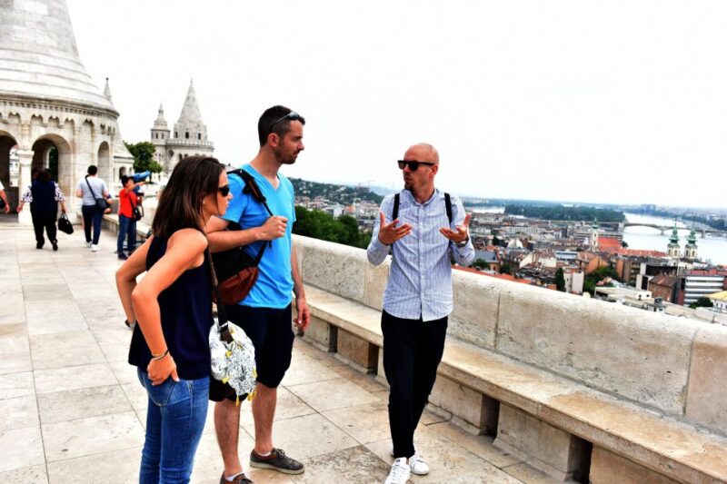 Private Buda Castle Walking Tour With Cake & Matthias Church - Inclusions