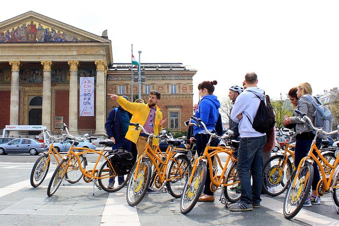 Private Budapest Bike Tour With Cafe Stop - Exploring Buda Castle District