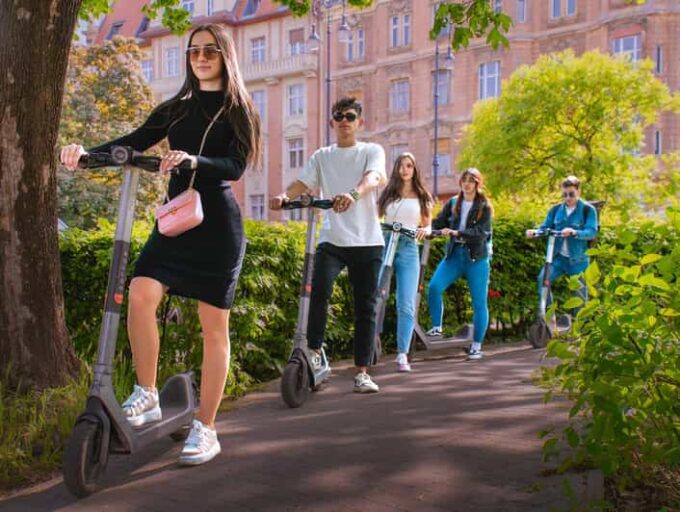 PRIVATE Budapest by Nights: GUIDED Tour Whit WINE Tasting - What to Expect