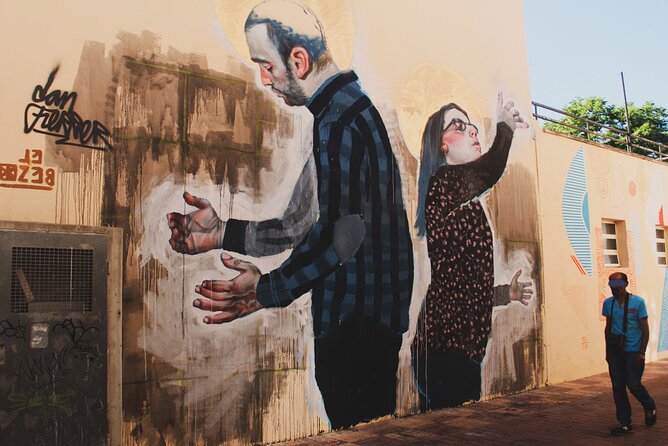 Private Budapest Street Art Tour With Local Expert - Memorable Photographic Opportunities