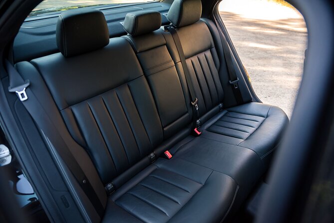 Private Calgary to Banff One-way Transfer in Luxury Car - Baggage Allowance