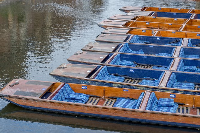 Private | Cambridge Uni Walking Tour & Punting Tour Led By Alumni - Exploring Famous Colleges