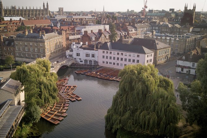Private | Cambridge Uni Walking Tour & Punting Tour Led By Alumni - Learning From Alumni Guides