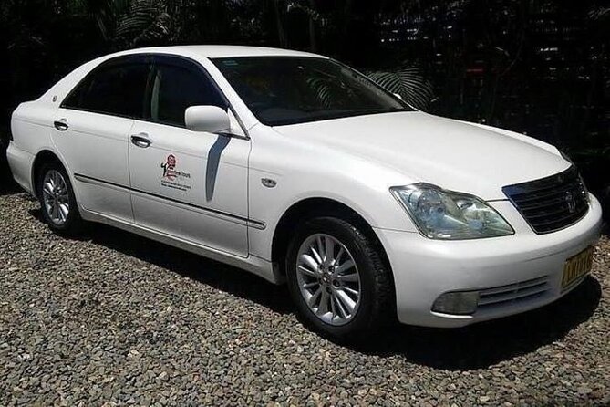 Private Camry/Mini Van Transfer: Denarau Hotels to Nadi Airport - Key Points