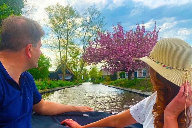 Private Canal Cruise Through Giethoorn - Booking and Cancellation