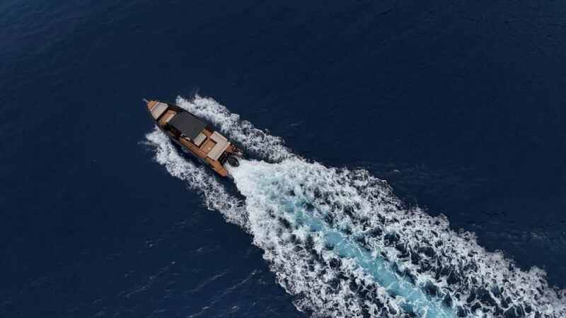 Private Captain Cruise - Amenities Included